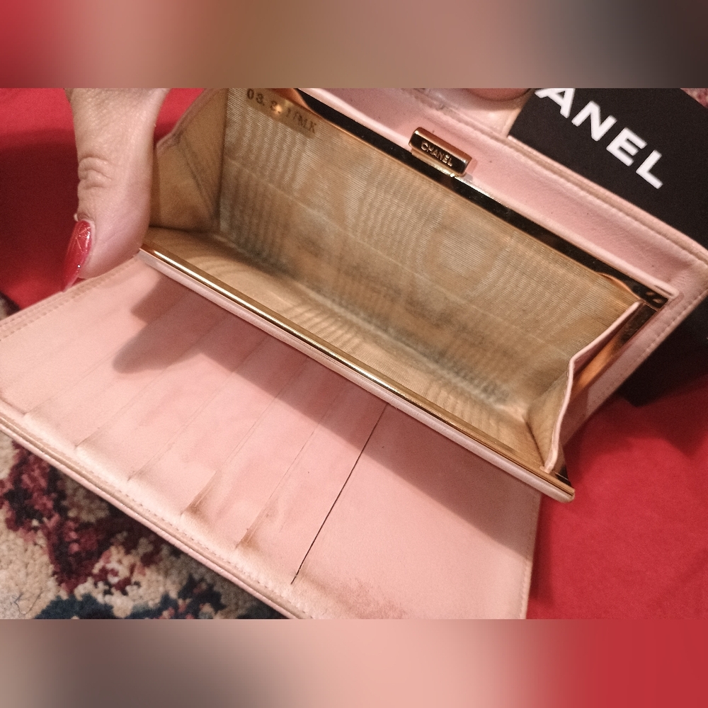 Chanel Vintage Caviar Leather Wallet EUC - Picture 7 of 16